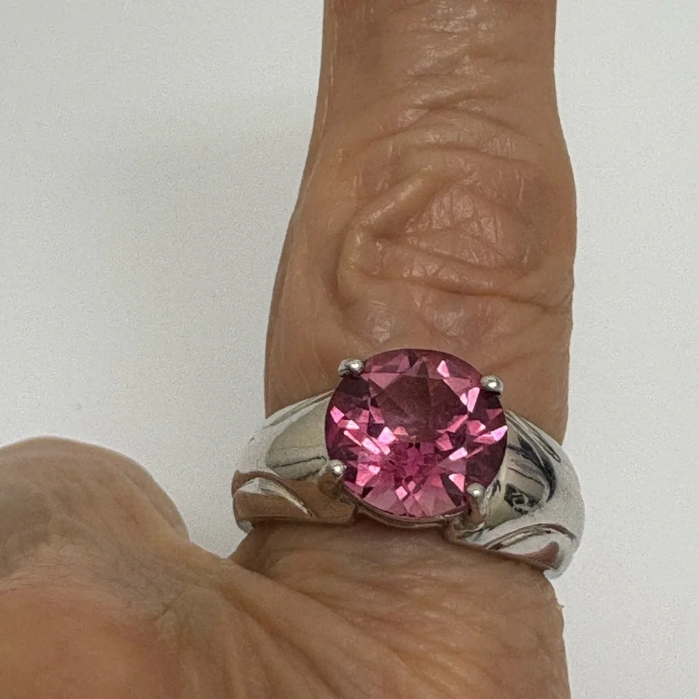Elegant Pink Topaz Silver Ring - Picture 6 of 6